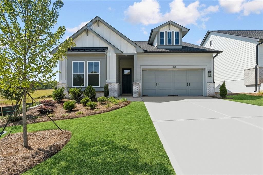 2 bedroom, 2 bathroom, 1,915 sq ft single family residence for sale at 1331 Autumn Lake Drive, Gainesville, GA 30504