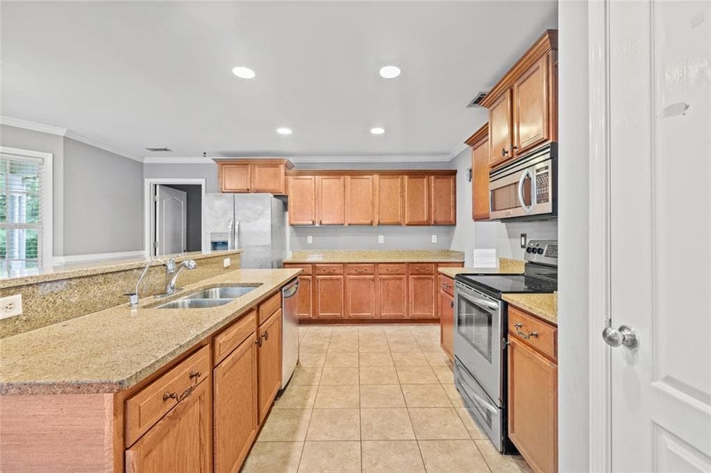 3 bedroom, 3 bathroom, 3,529 sq ft single family residence for sale at 169 Nettie Lane, Mcdonough, GA 30252 — photo 5