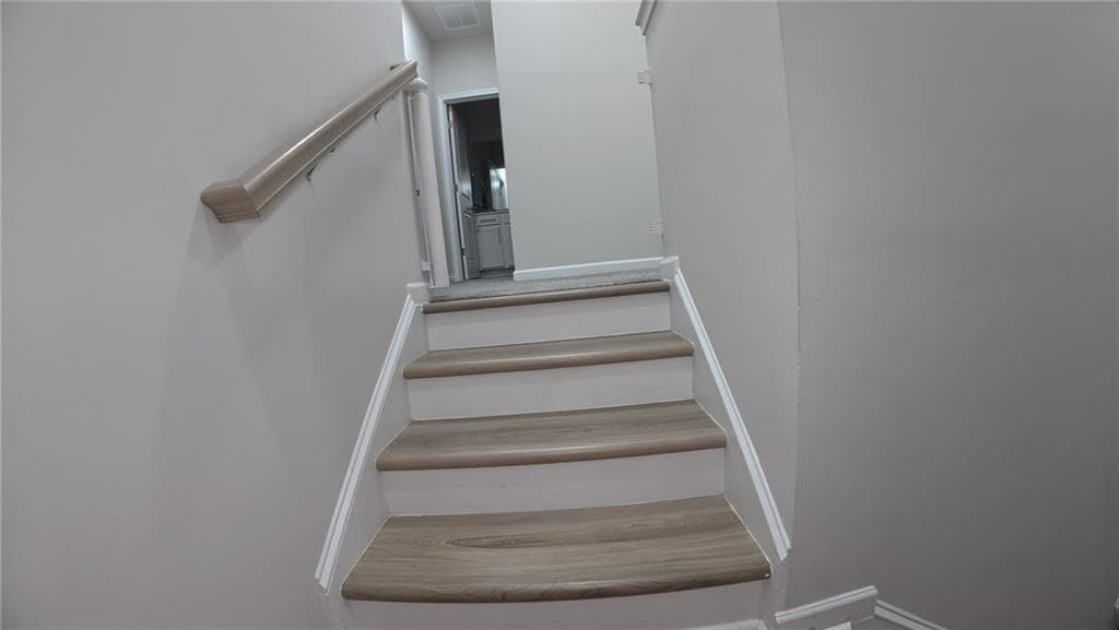 4 bedroom, 4 bathroom, 2,432 sq ft townhouse for sale at 320 Cornett Way, Lawrenceville, GA 30046 — photo 3