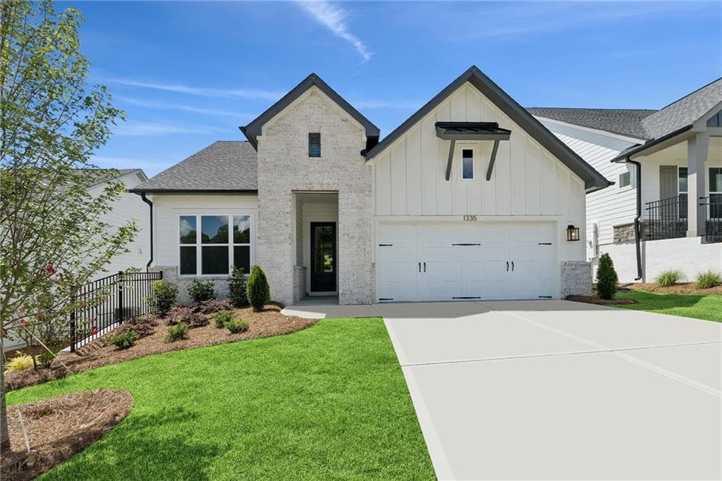 3 bedroom, 3 bathroom, 2,289 sq ft single family residence for sale at 1335 Autumn Lake Drive, Gainesville, GA 30504