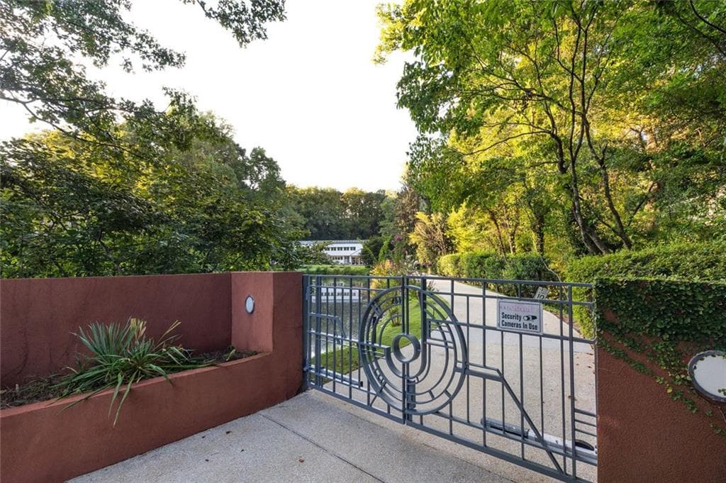 6 bedroom, 5 bathroom, 4,947 sq ft single family residence for sale at 500 Franklin Road, Sandy Springs, GA 30342 — photo 3