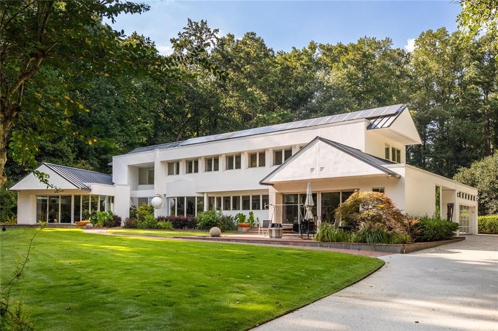 6 bedroom, 5 bathroom, 4,947 sq ft single family residence for sale at 500 Franklin Road, Sandy Springs, GA 30342 — photo 6