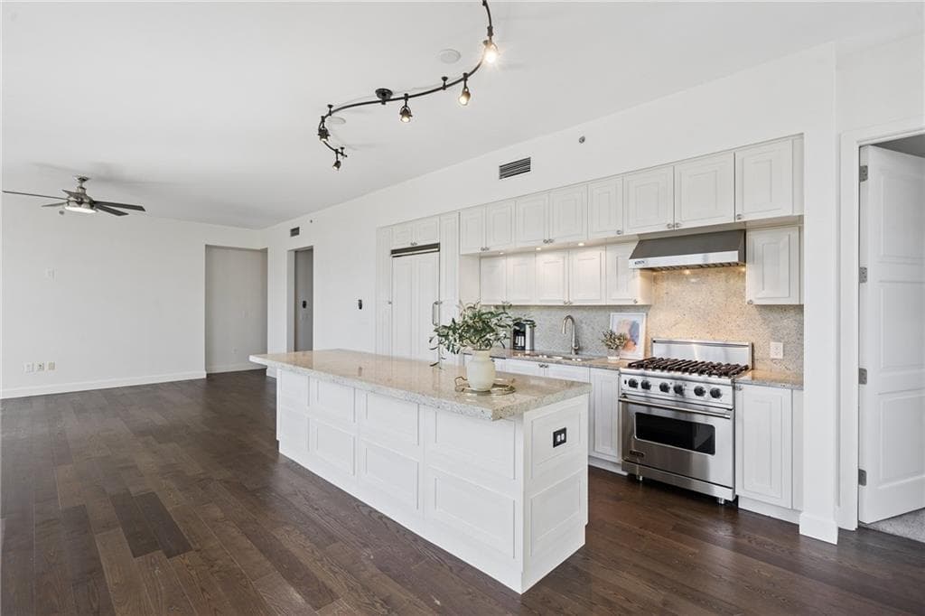 3 bedroom, 3 bathroom, 1,691 sq ft condominium for rent at 1820 Peachtree Street 307, Atlanta, GA 30309 for $4,500 a month — photo 10