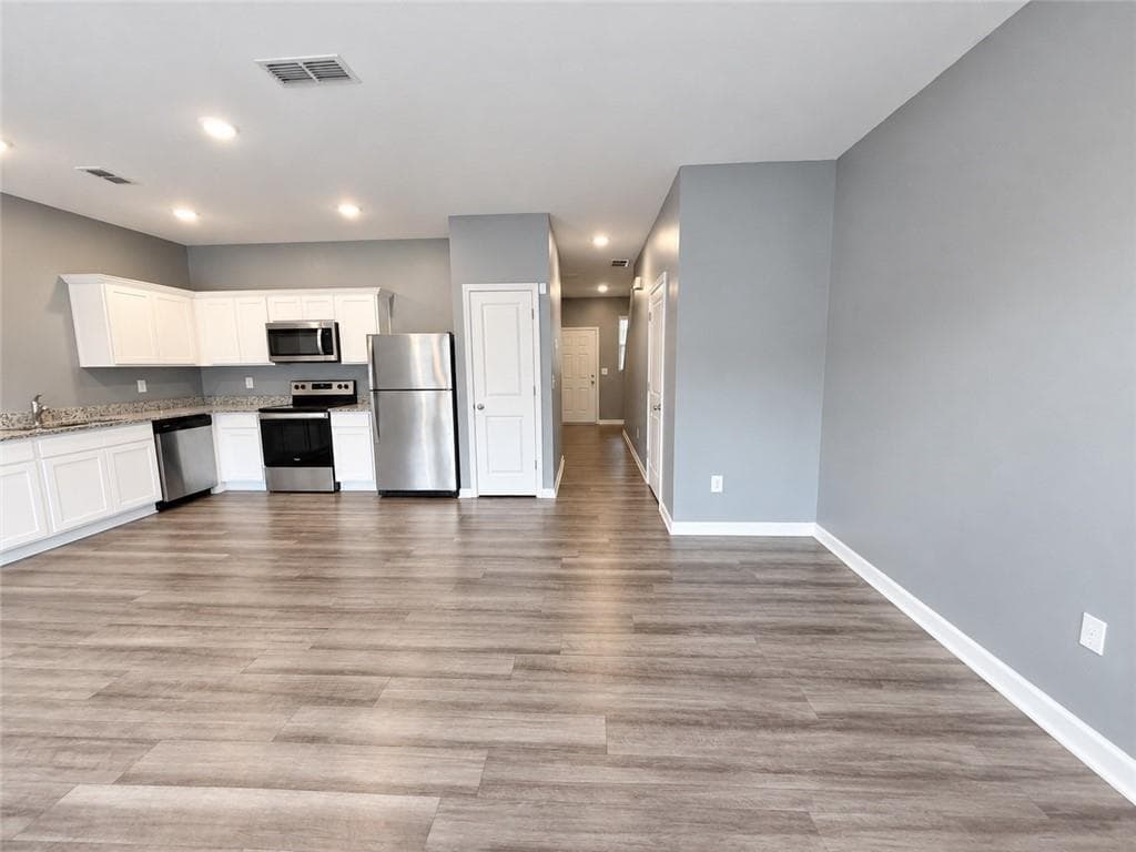 3 bedroom, 3 bathroom, 1,488 sq ft townhouse for sale at 152 Swindon Drive, Mcdonough, GA 30253 — photo 4