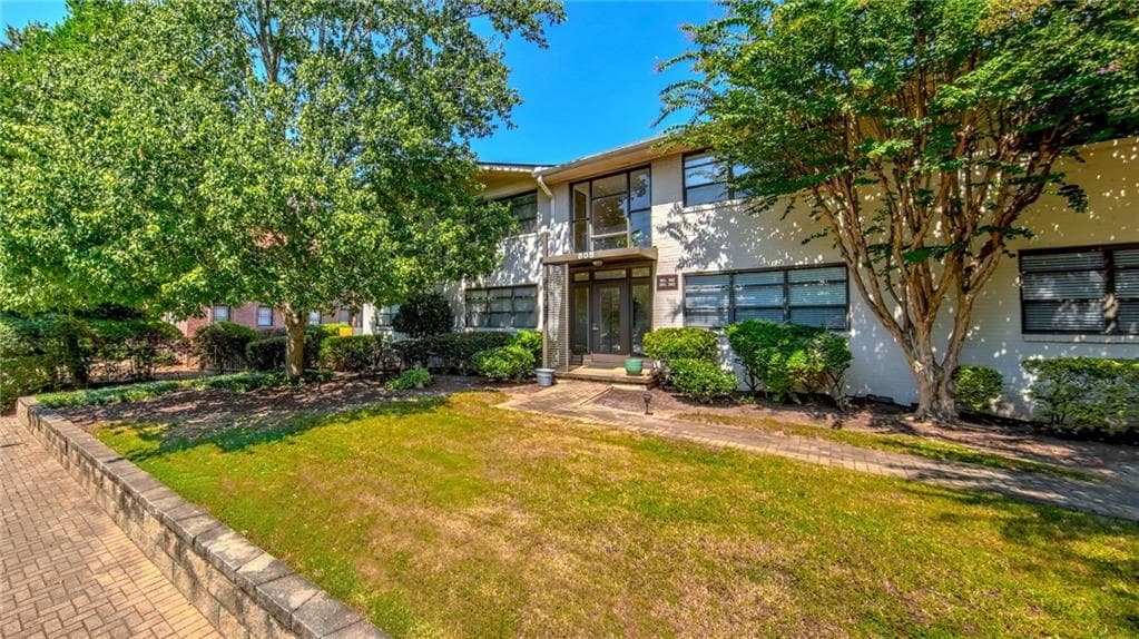 2 bedroom, 1 bathroom, 761 sq ft condominium for sale at 808 Greenwood Avenue 101, Atlanta, GA 30306 — photo 4