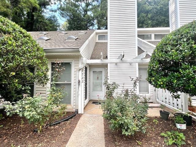 3 bedroom, 2 bathroom, 1,241 sq ft townhouse for rent at 1722 Cotton Patch Lane, Alpharetta, GA 30004 for $2,095 a month — photo 1 of 15
