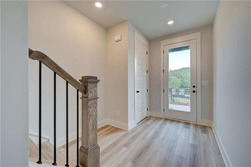 3 bedroom, 4 bathroom, 1,923 sq ft townhouse for sale at 1851 Marisol Circle, Kennesaw, GA 30144 — photo 3