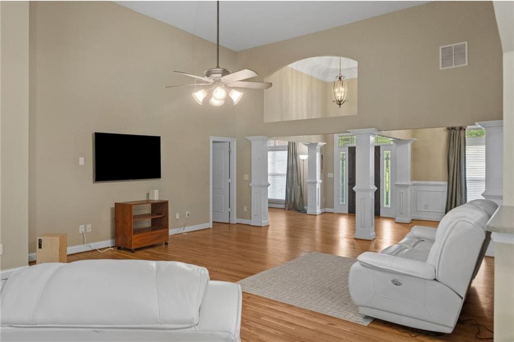 3 bedroom, 3 bathroom, 2,244 sq ft single family residence for sale at 5464 Woodrun Court, Braselton, GA 30517 — photo 3