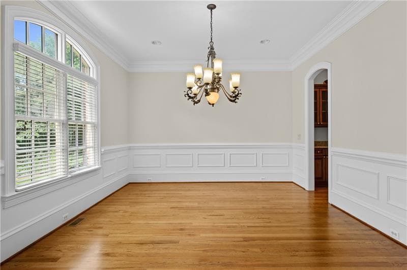 4 bedroom, 5 bathroom, 4,412 sq ft single family residence under contract at 3880 Stratford Walk Circle, Atlanta, GA 30342 — photo 5