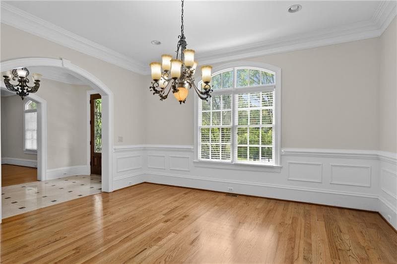 4 bedroom, 5 bathroom, 4,412 sq ft single family residence under contract at 3880 Stratford Walk Circle, Atlanta, GA 30342 — photo 6