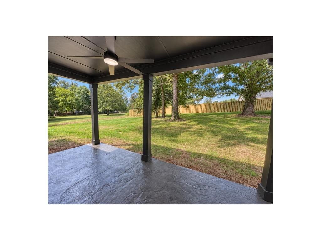 3 bedroom, 2 bathroom, 1,800 sq ft single family residence for sale at 373 Stonington Drive, Mount Airy, GA 30563