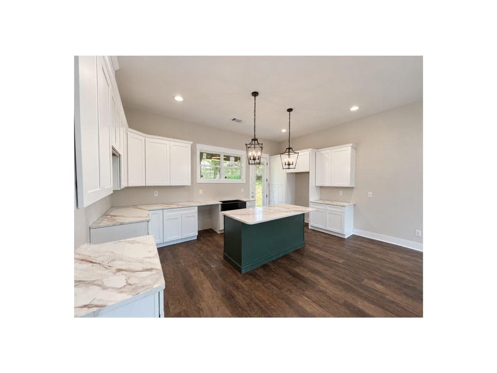 3 bedroom, 2 bathroom, 1,800 sq ft single family residence for sale at 373 Stonington Drive, Mount Airy, GA 30563 — photo 5