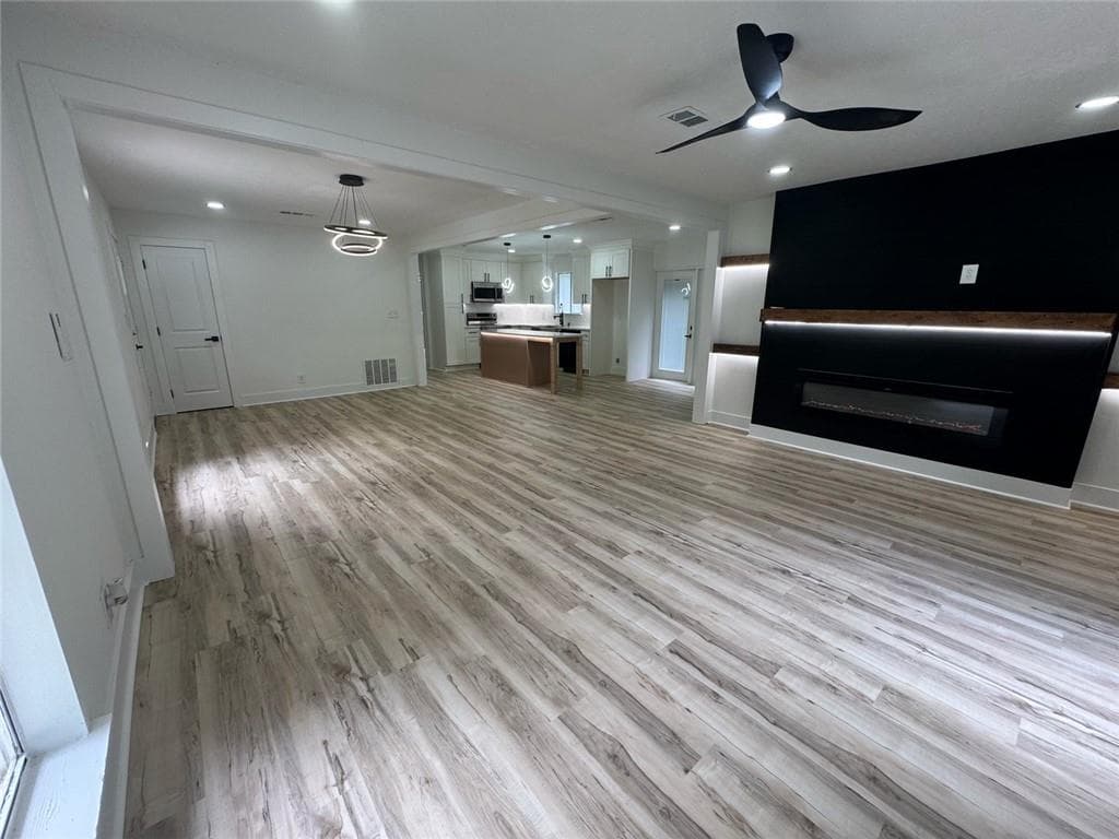 3 bedroom, 2 bathroom, 1,840 sq ft single family residence under contract at 96 Sedgefield Drive, Jonesboro, GA 30236 — photo 5