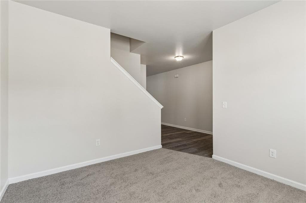 5 bedroom, 3 bathroom, 2,792 sq ft single family residence for sale at 10 Easy Goer Court, Cartersville, GA 30120 — photo 6