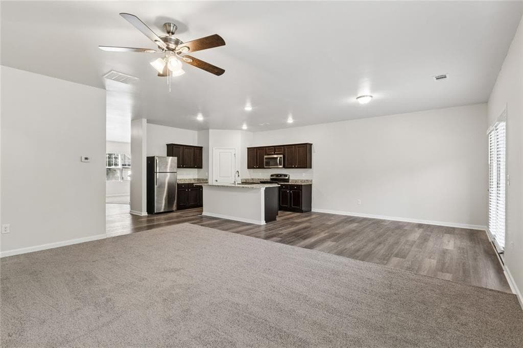 5 bedroom, 3 bathroom, 2,792 sq ft single family residence for sale at 10 Easy Goer Court, Cartersville, GA 30120 — photo 10