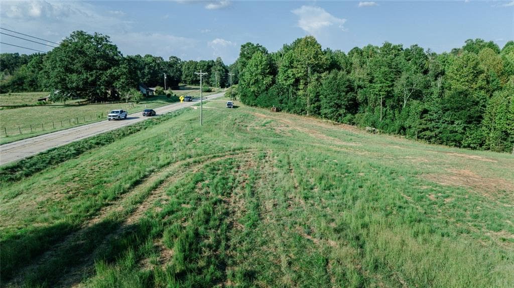 single family residence under contract at 4244 Clarks Bridge Road, Gainesville, GA 30506 — photo 2