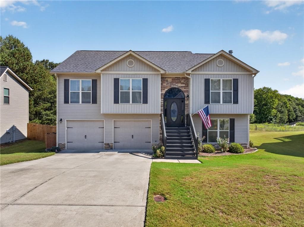 4 bedroom, 3 bathroom, 2,459 sq ft single family residence under contract at 1690 Dillard Way, Bethlehem, GA 30620