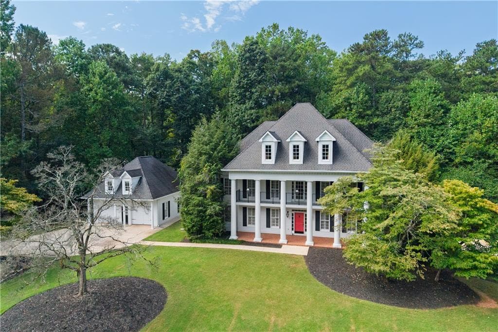 6 bedroom, 7 bathroom, 7,521 sq ft single family residence for sale at 1813 Wynthrop Manor Drive, Marietta, GA 30064 — photo 2