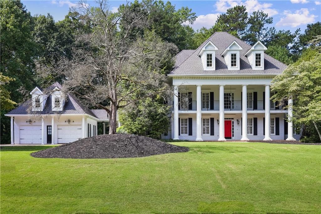 6 bedroom, 7 bathroom, 7,521 sq ft single family residence for sale at 1813 Wynthrop Manor Drive, Marietta, GA 30064 — photo 5