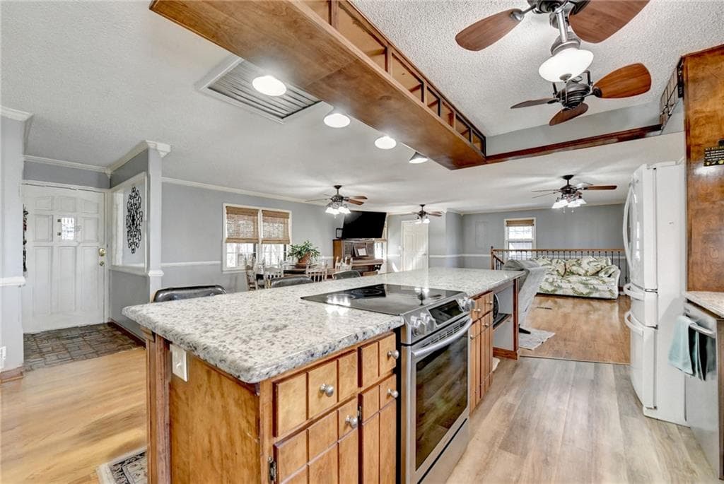 3 bedroom, 3 bathroom, 2,500 sq ft single family residence for sale at 3081 Simpson Park Road, Gainesville, GA 30506 — photo 7