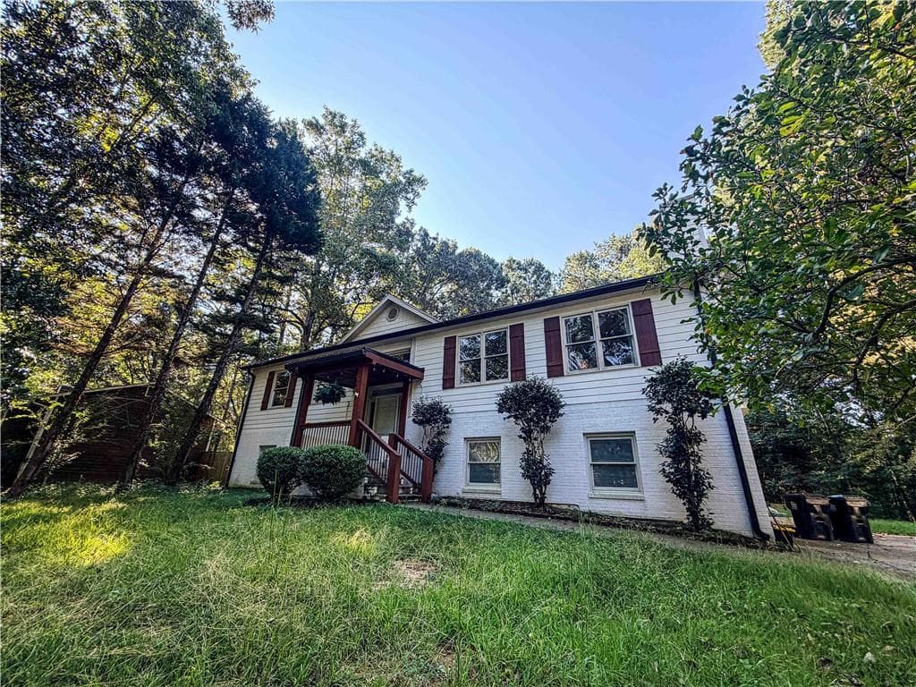 5 bedroom, 3 bathroom, 2,576 sq ft single family residence for sale at 3767 Memorial Parkway, Kennesaw, GA 30152 — photo 5