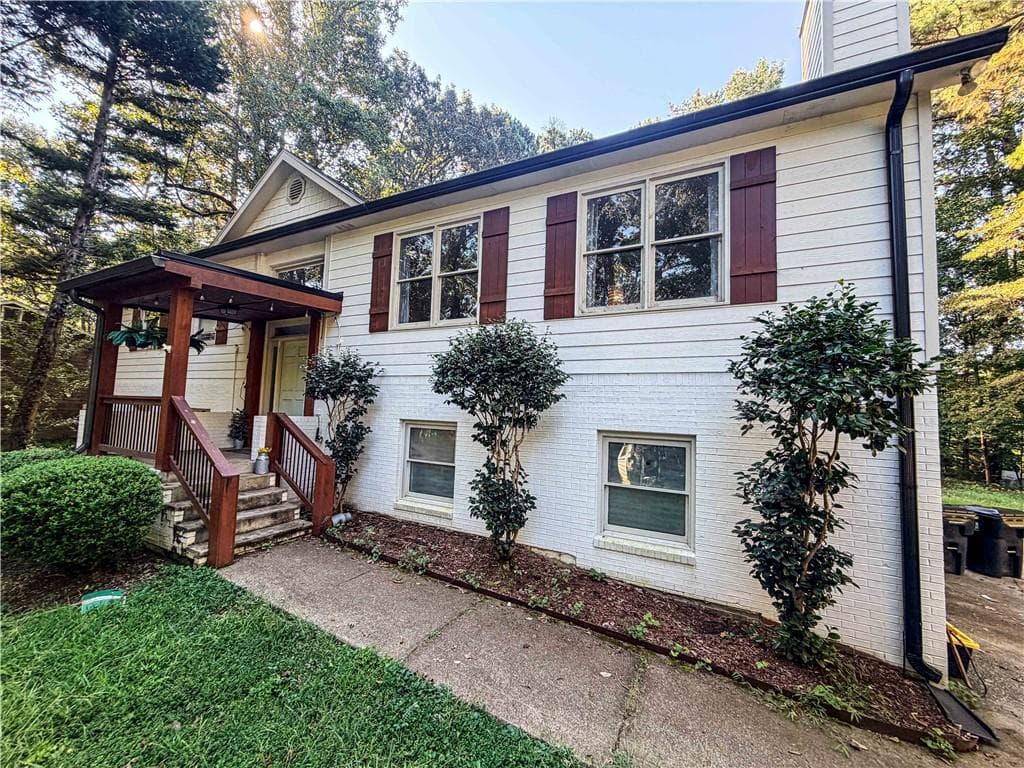 5 bedroom, 3 bathroom, 2,576 sq ft single family residence for sale at 3767 Memorial Parkway, Kennesaw, GA 30152 — photo 8