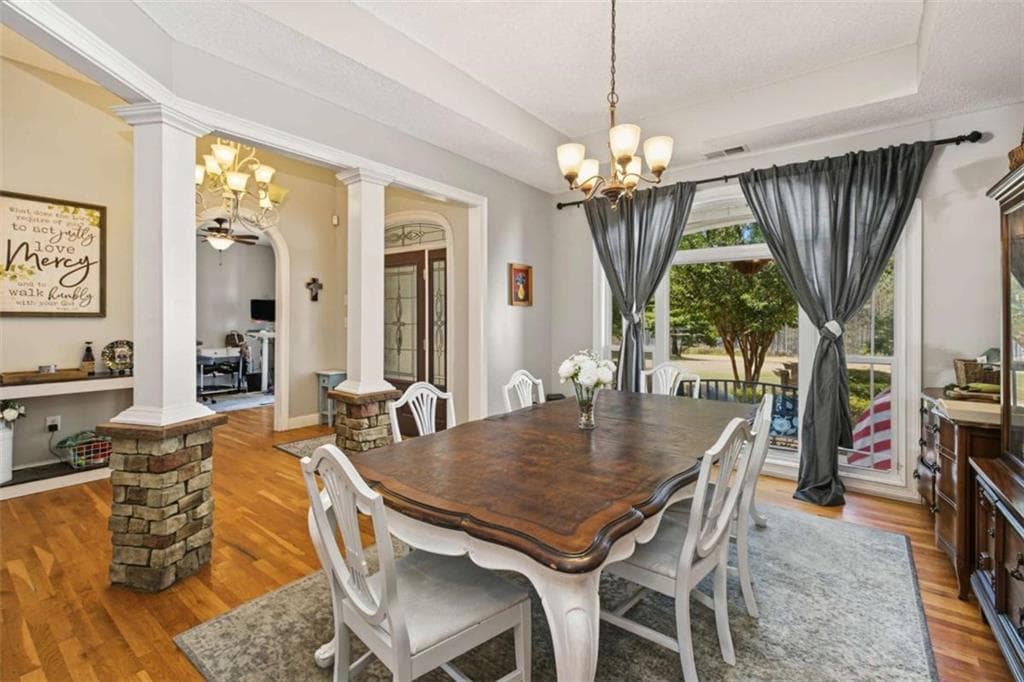 5 bedroom, 3 bathroom, 6,332 sq ft single family residence for sale at 553 Bud Davis Road, Newnan, GA 30263 — photo 6
