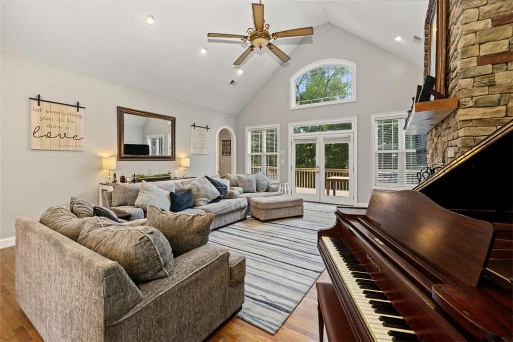 5 bedroom, 3 bathroom, 6,332 sq ft single family residence for sale at 553 Bud Davis Road, Newnan, GA 30263 — photo 9