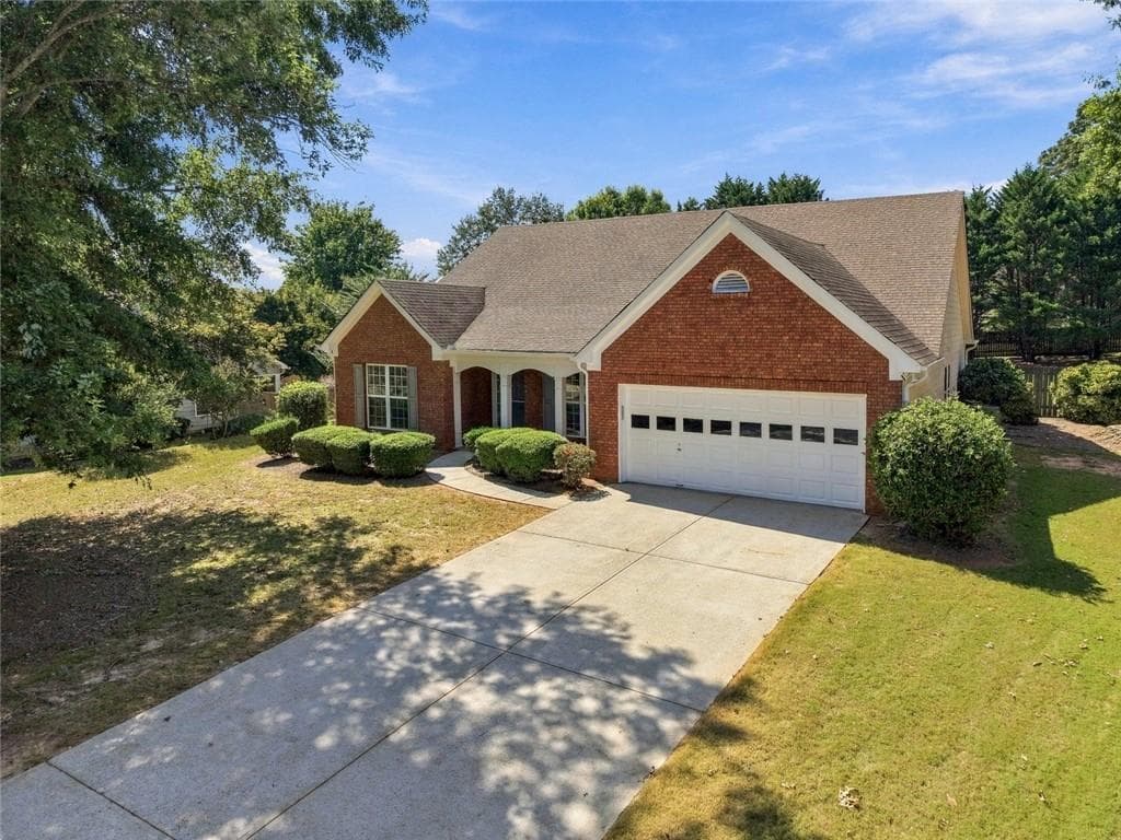 4 bedroom, 2 bathroom, 2,364 sq ft single family residence for sale at 8525 Fieldgrove Court, Gainesville, GA 30506 — photo 2