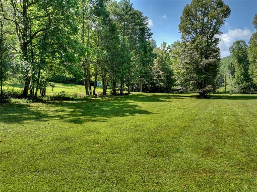 4 bedroom, 4 bathroom, 4,952 sq ft single family residence for sale at 7233 Shakerag Road, Ellijay, GA 30540 — photo 5