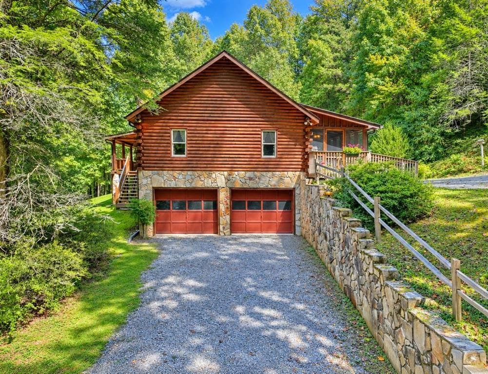 4 bedroom, 4 bathroom, 4,952 sq ft single family residence for sale at 7233 Shakerag Road, Ellijay, GA 30540 — photo 8