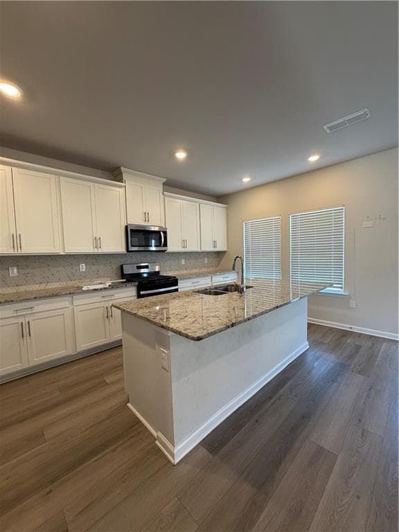 4 bedroom, 2 bathroom, 2,581 sq ft single family residence for sale at 1981 Fairchild Avenue, Grayson, GA 30017 — photo 6