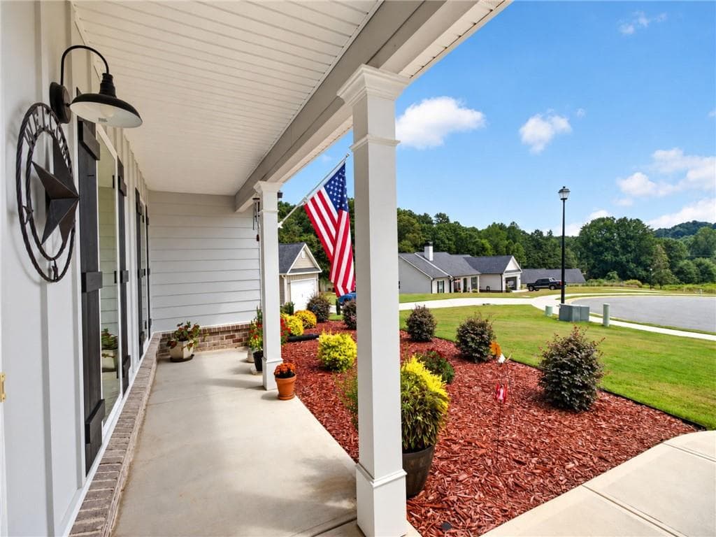 4 bedroom, 3 bathroom, 2,334 sq ft single family residence for sale at 103 Advent Drive, Bethlehem, GA 30680 — photo 4
