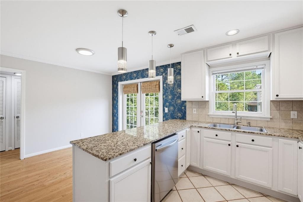 1 bedroom, 1 bathroom, 800 sq ft condominium for rent at 1101 NW Collier Road T5, Atlanta, GA 30318 for $1,800 a month — photo 5