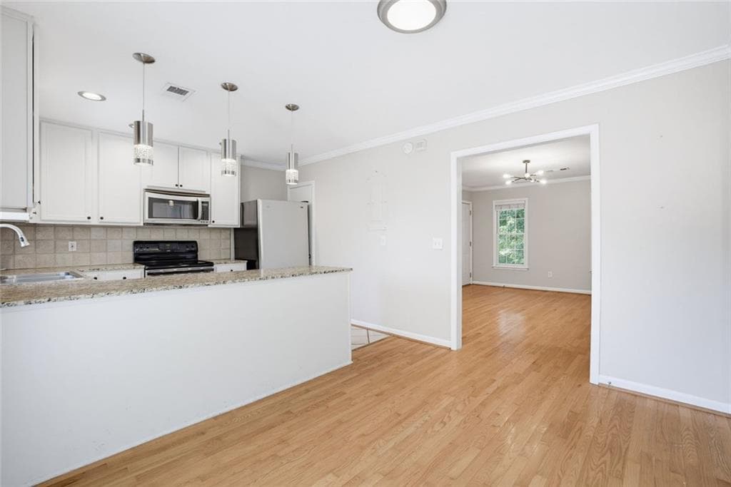 1 bedroom, 1 bathroom, 800 sq ft condominium for rent at 1101 NW Collier Road T5, Atlanta, GA 30318 for $1,800 a month — photo 7