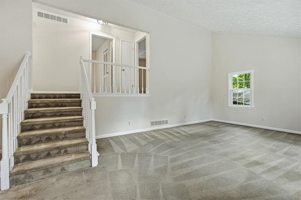4 bedroom, 3 bathroom, 2,331 sq ft single family residence under contract at 223 Shiloh Run, Kennesaw, GA 30144 — photo 3