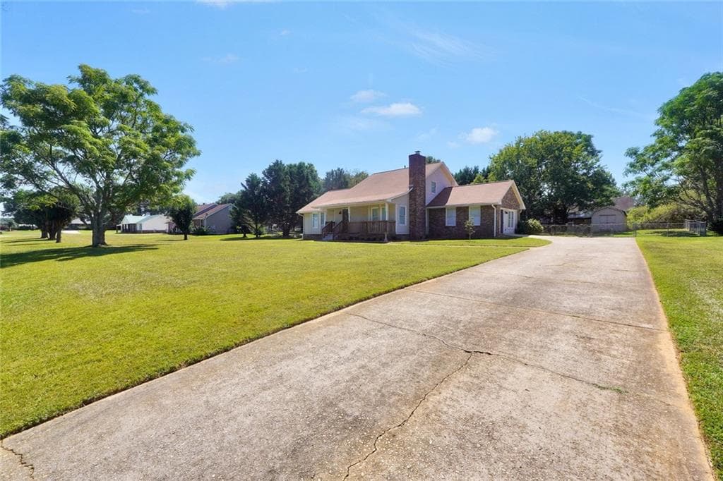 3 bedroom, 3 bathroom, 2,415 sq ft single family residence for sale at 105 Overlook Drive, Mcdonough, GA 30252 — photo 2