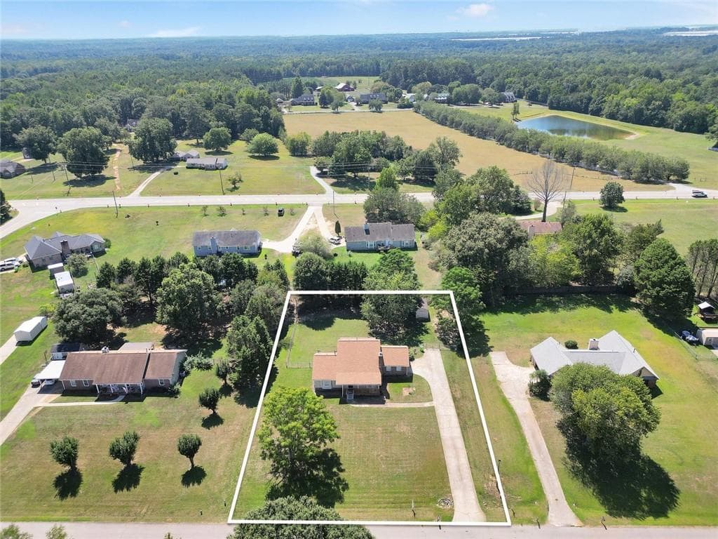 3 bedroom, 3 bathroom, 2,415 sq ft single family residence for sale at 105 Overlook Drive, Mcdonough, GA 30252 — photo 4