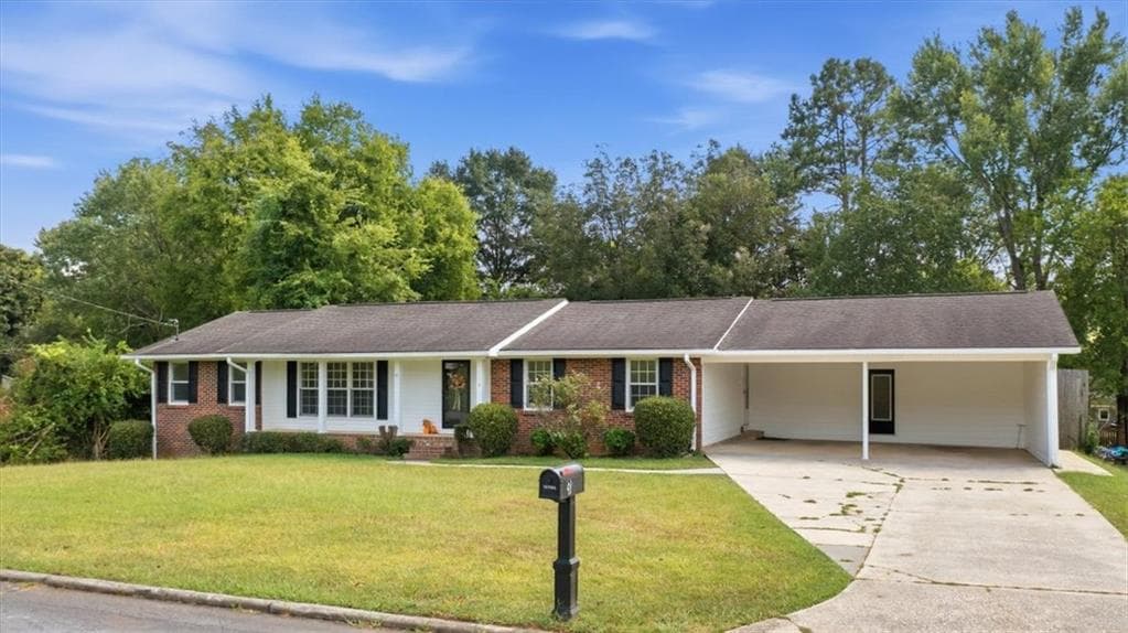 3 bedroom, 2 bathroom, 2,519 sq ft single family residence for sale at 3 Cameo Drive, Rome, GA 30165 — photo 3