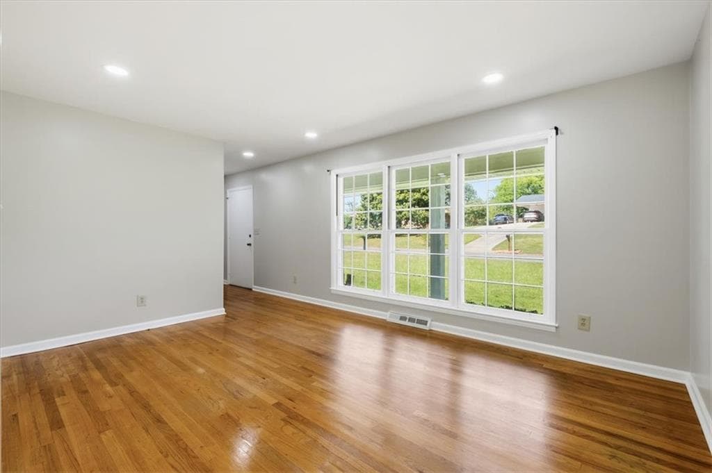 3 bedroom, 2 bathroom, 2,519 sq ft single family residence for sale at 3 Cameo Drive, Rome, GA 30165 — photo 7