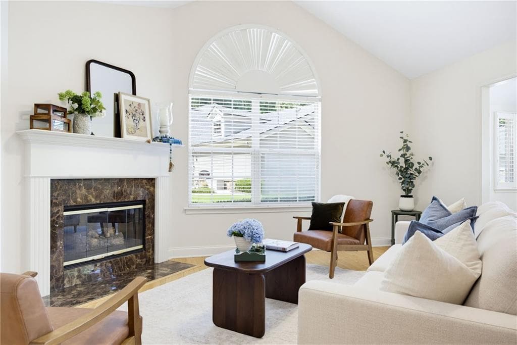 2 bedroom, 2 bathroom, 1,712 sq ft condominium for sale at 5276 Stone Village Circle 8, Kennesaw, GA 30152 — photo 2