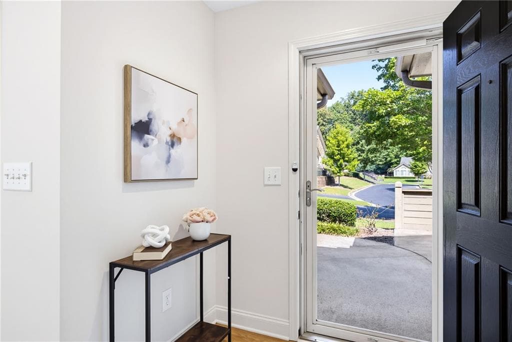 2 bedroom, 2 bathroom, 1,712 sq ft condominium for sale at 5276 Stone Village Circle 8, Kennesaw, GA 30152 — photo 6