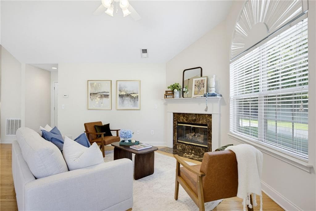 2 bedroom, 2 bathroom, 1,712 sq ft condominium for sale at 5276 Stone Village Circle 8, Kennesaw, GA 30152 — photo 9