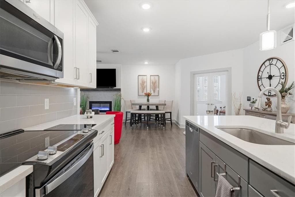 3 bedroom, 2 bathroom, 2,360 sq ft condominium for sale at 3211 Orwell Way 4202, Cumming, GA 30041 — photo 7