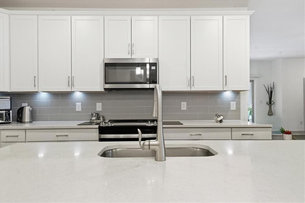 3 bedroom, 2 bathroom, 2,360 sq ft condominium for sale at 3211 Orwell Way 4202, Cumming, GA 30041 — photo 8