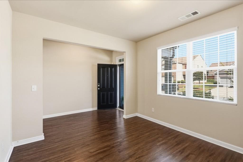 5 bedroom, 3 bathroom, 2,490 sq ft single family residence for sale at 626 Yazzie Place, Atlanta, GA 30349 — photo 6