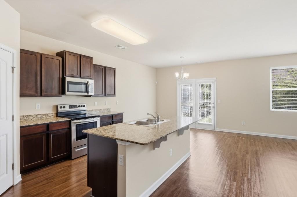 5 bedroom, 3 bathroom, 2,490 sq ft single family residence for sale at 626 Yazzie Place, Atlanta, GA 30349 — photo 8