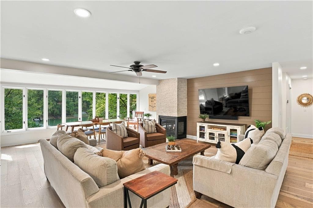5 bedroom, 4 bathroom, 3,632 sq ft single family residence for sale at 688 Harbor Cove, Gainesville, GA 30501 — photo 6
