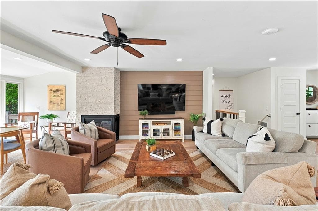 5 bedroom, 4 bathroom, 3,632 sq ft single family residence for sale at 688 Harbor Cove, Gainesville, GA 30501 — photo 8