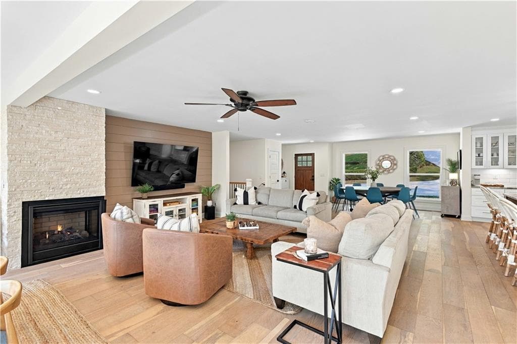 5 bedroom, 4 bathroom, 3,632 sq ft single family residence for sale at 688 Harbor Cove, Gainesville, GA 30501 — photo 10